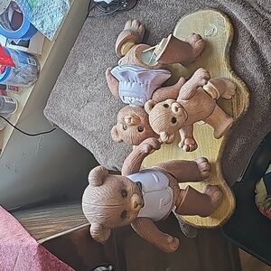 Vintage porcelion three bear display